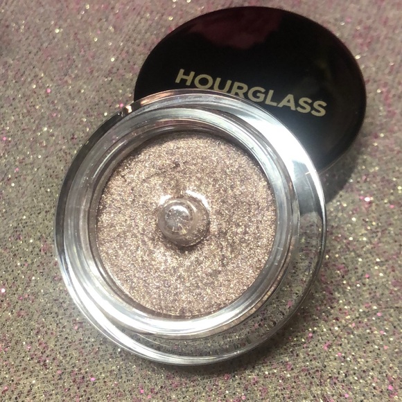 ✨ Hourglass Scattered Light Glitter Eye Shadow - Picture 2 of 9